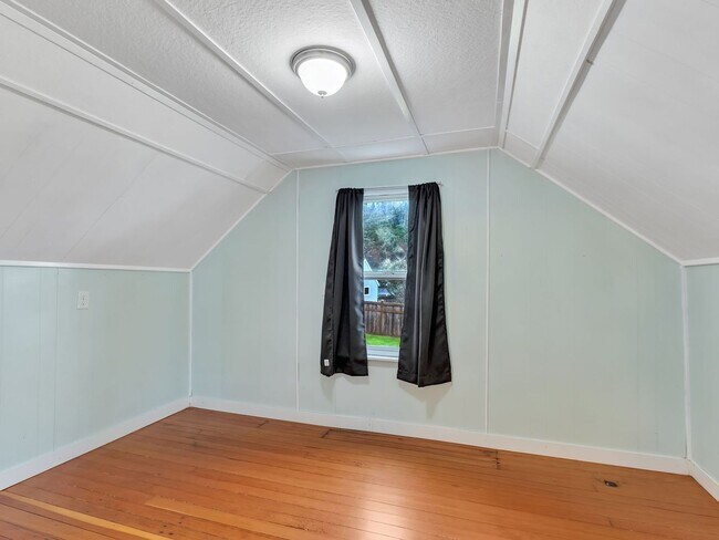 Building Photo - 3088 Harrison Ave