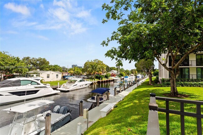 Building Photo - 1101 River Reach Dr