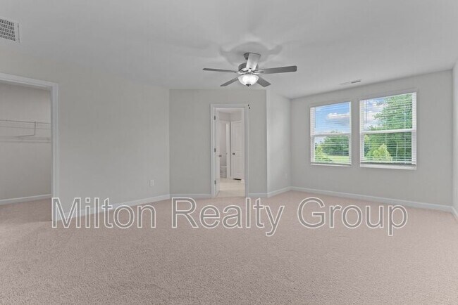 Building Photo - 71 Village Edge Dr