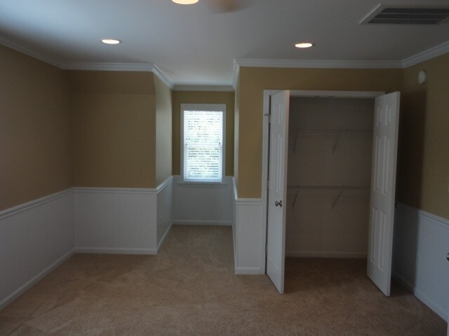 Building Photo - 104 Pearson Place