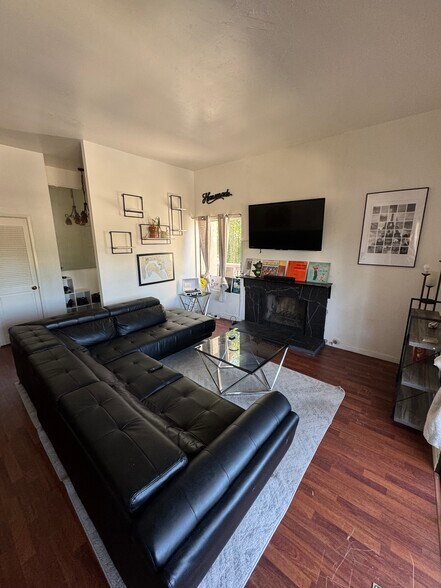 Building Photo - 6603 Reservoir Ct