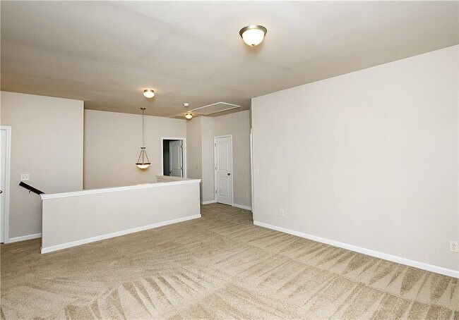 Building Photo - 7490 Silk Tree Pointe