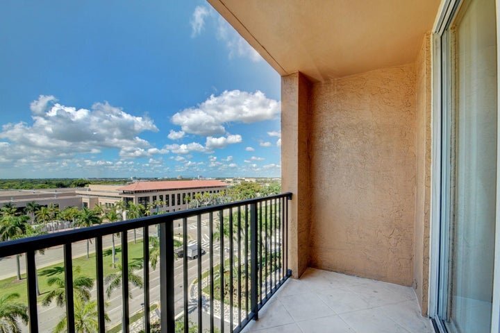 Building Photo - 651 Okeechobee Blvd