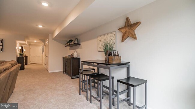 Building Photo - 1107 Meadowlark Dr