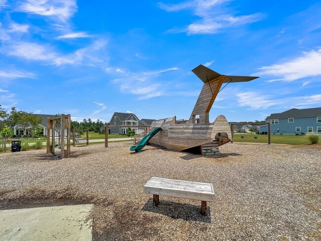 Building Photo - Beautiful Single Story Home Full of Upgrad...