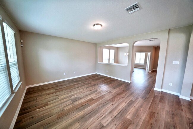 Building Photo - Beautiful 3-Bedroom Home with Flex Space i...