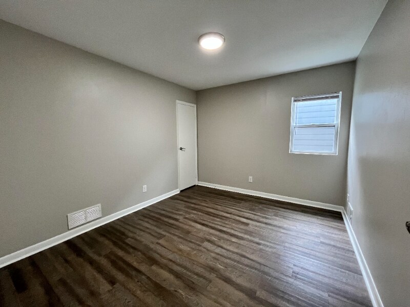 Building Photo - 1204 Outlook St