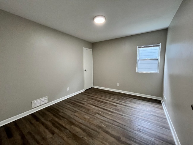 Building Photo - 1204 Outlook St