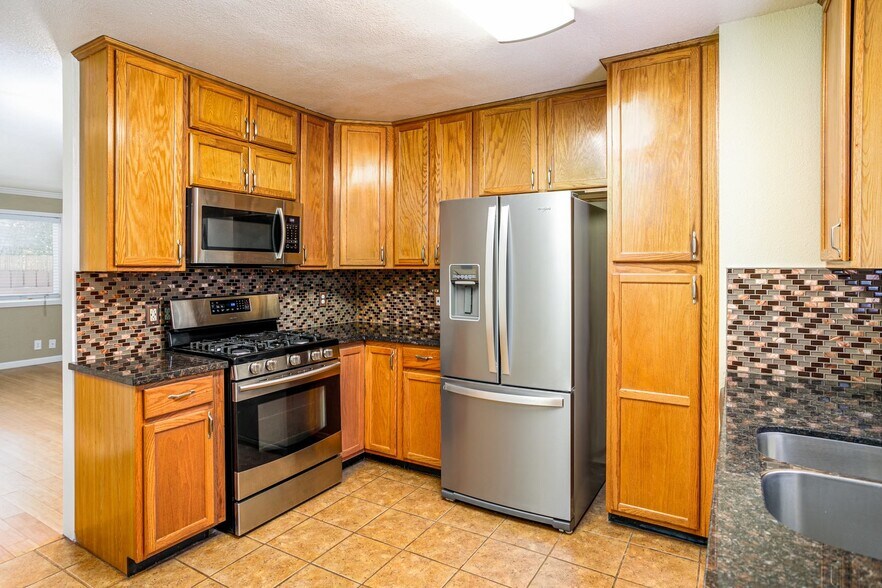 Building Photo - 2217 9th St