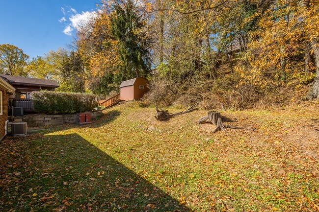 Building Photo - MOVE IN SPECIAL! SCORE HALF OFF 1ST MONTH'...