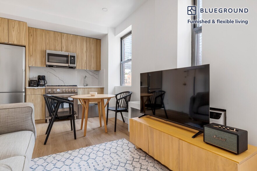 Building Photo - 138 E 38th St