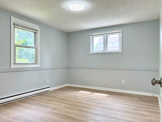 Building Photo - 27 Elmwood Park