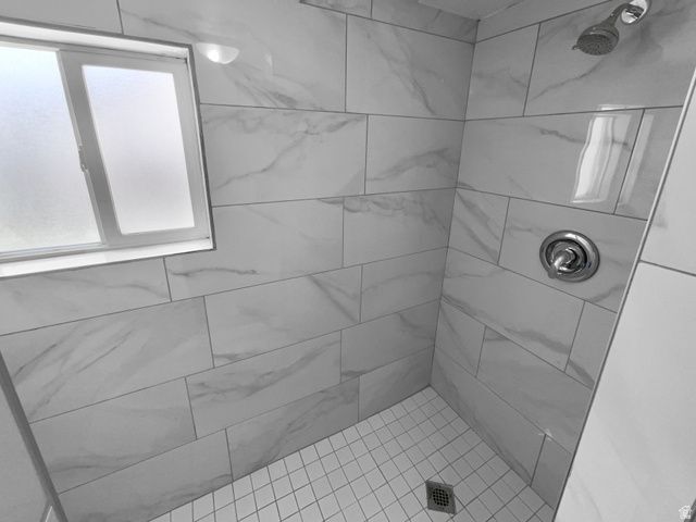 Building Photo - 270 N 500 E