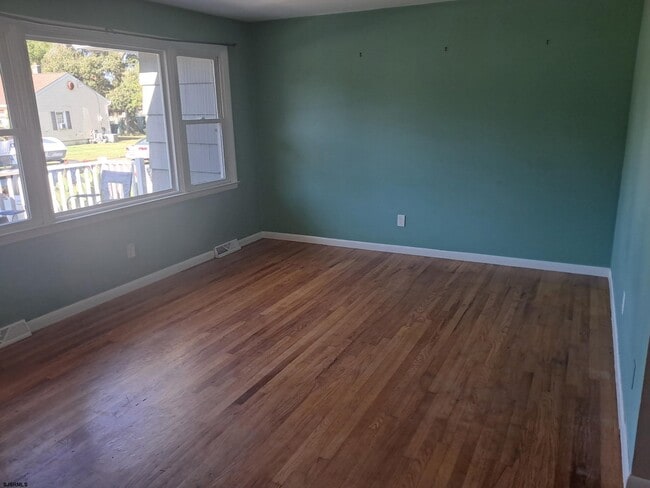 Building Photo - 405 Park Ln