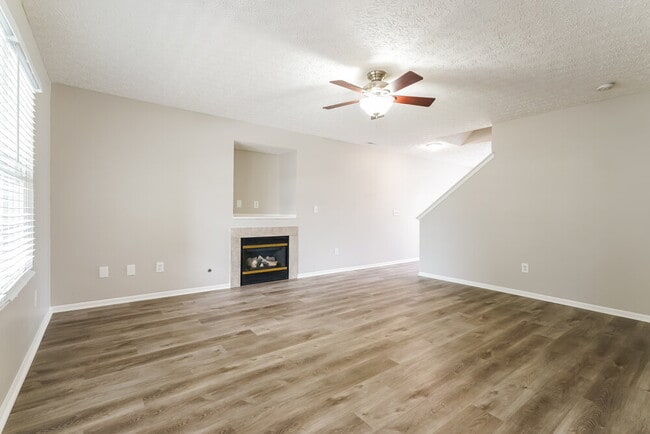 Building Photo - 568 Penn St