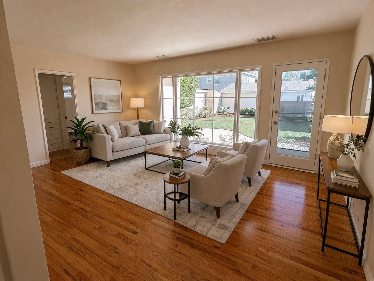 Building Photo - 5818 E Scrivener St