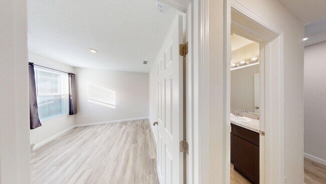 Building Photo - 3BR/ 2BA House - Jacksonville - Available NOW!