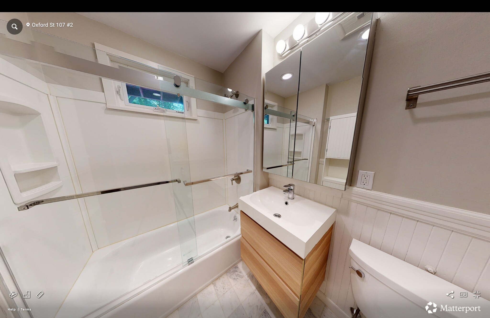 Building Photo - 107 Oxford St