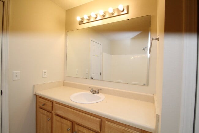 Building Photo - 2-Bed, 2-Bath Brick Duplex Near NAS Whitin...