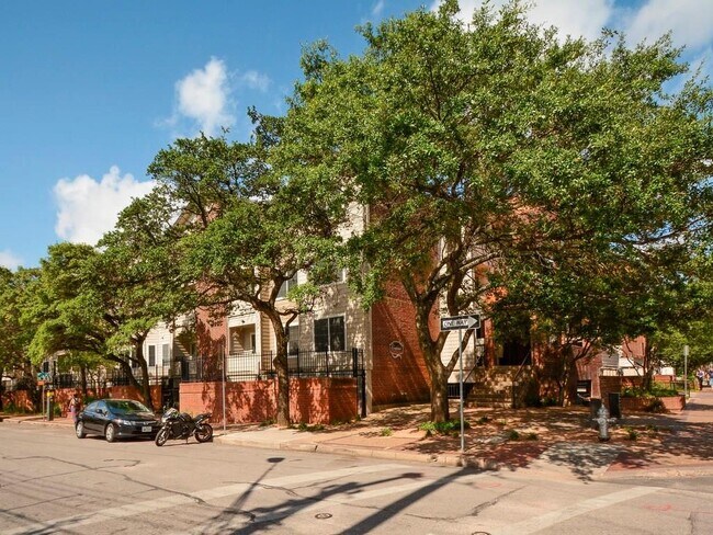 Primary Photo - 501 W 26th St