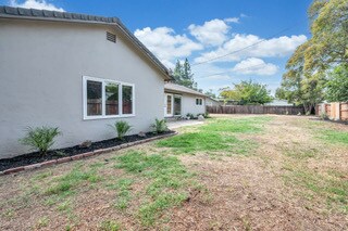 Building Photo - 227 Nottingham Dr