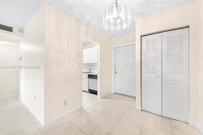 Building Photo - 9107 SW 137th Ter