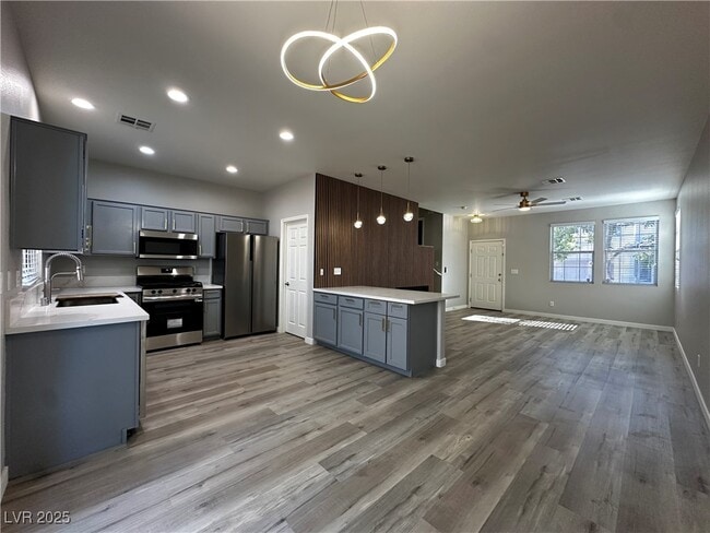 Building Photo - 2649 Heathrow St