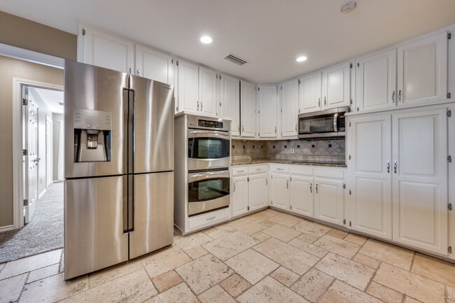 Building Photo - Nicely updated Property, next to SMU