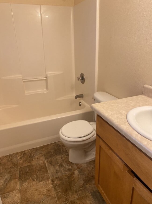 Building Photo - CP617/619