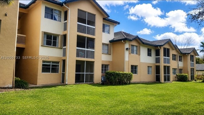 Building Photo - 9901 Westview Dr