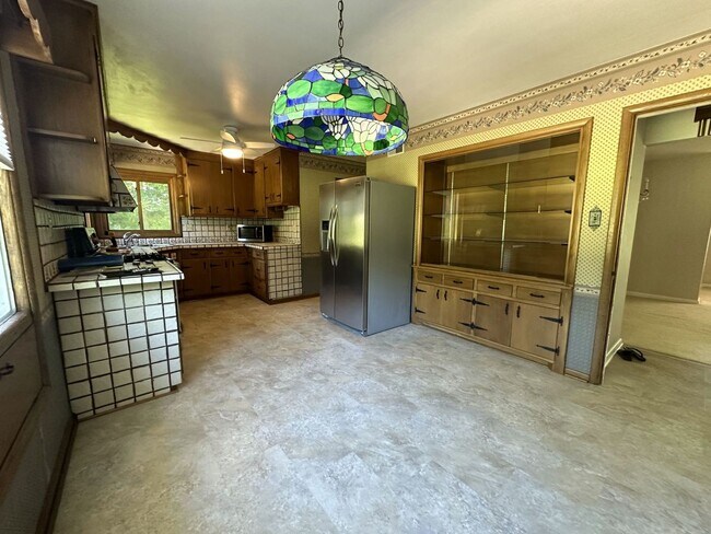 Building Photo - Spacious Ranch in Elm Grove!