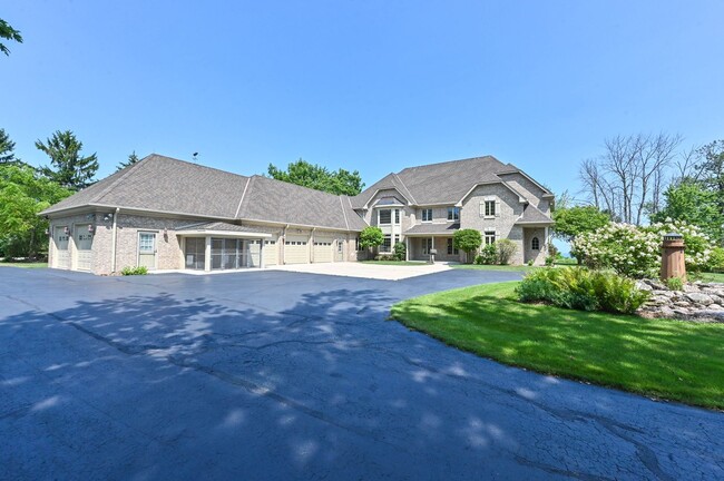 Building Photo - Expansive and Stately Home on Lake Michigan