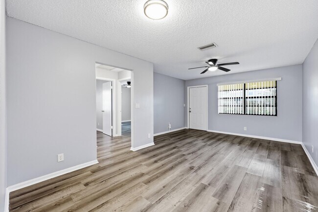 Building Photo - 1565 W 28th St