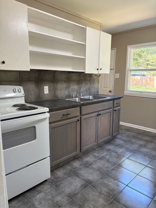 Building Photo - 3 Bedroom 1 Bath home in Millington