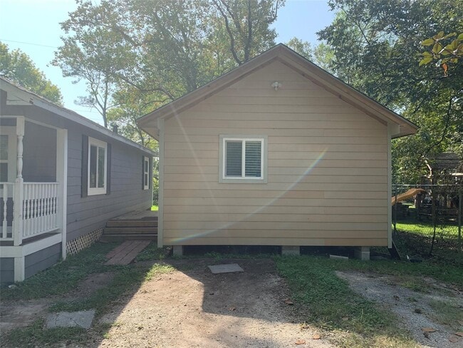 Building Photo - 5924 Morningdale St