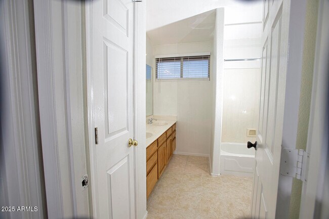 Building Photo - 7874 W Beryl Ave