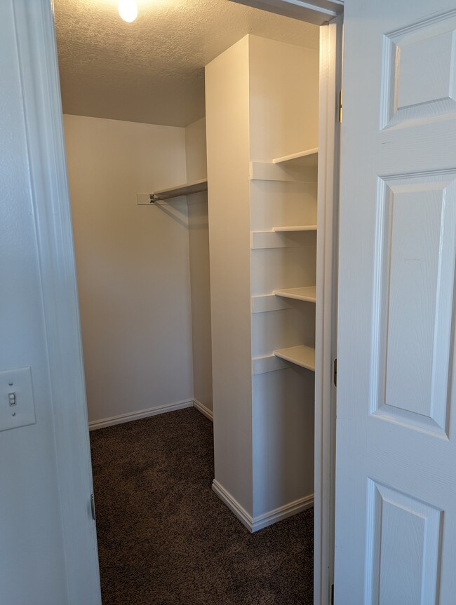 Master Walk in closet - 752 E 500 N