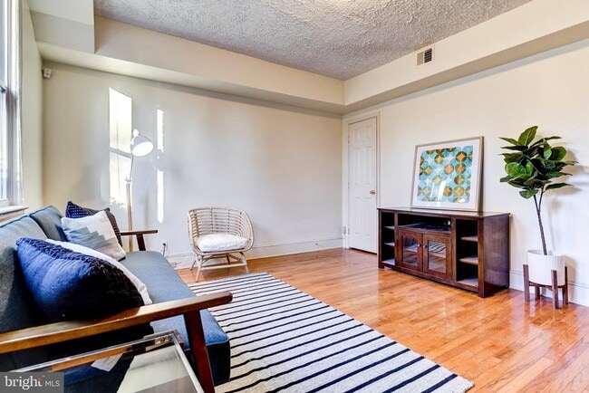 Primary Photo - 1125 West Virginia Ave NE