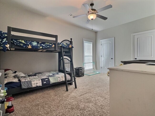 Building Photo - Pine Level - 4 Bed, 2 Bath, Indoor & Outdoor Fireplaces!