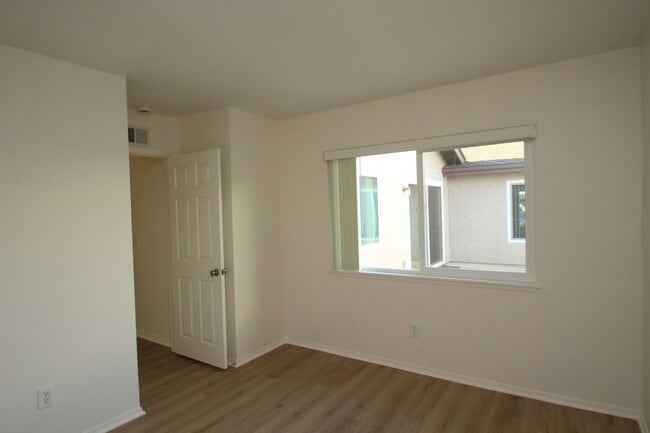 Building Photo - 6356 Swallow St