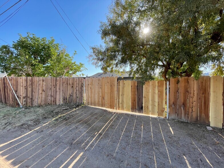 Building Photo - 361 N 8th St