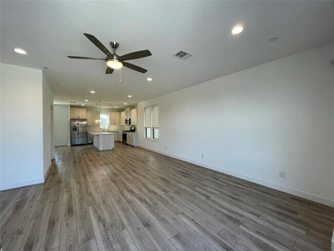 Building Photo - 18720 Centro Main St