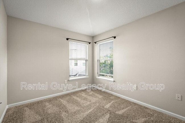 Building Photo - 13354 Solar Dr