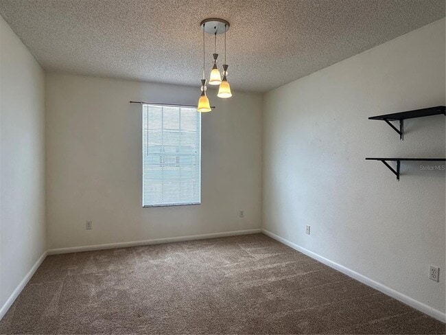 Building Photo - 12640 Somerset Oaks St