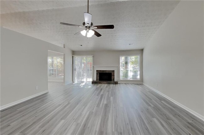 Building Photo - 3472 Erin Glen NW