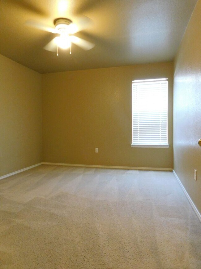 Building Photo - 1712 Ute Trail