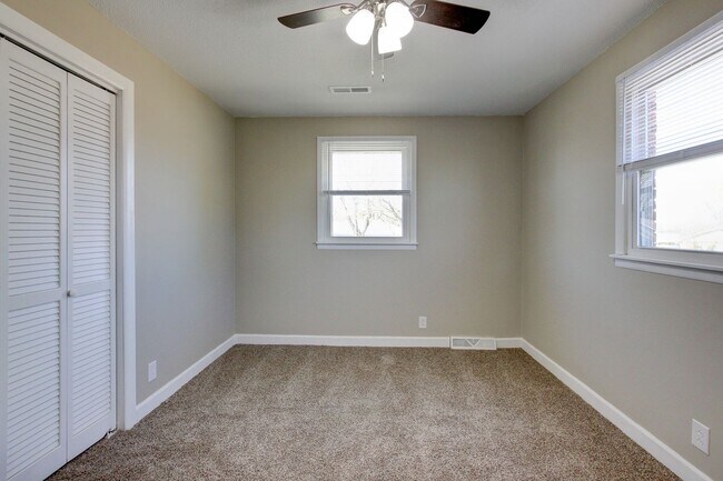 Building Photo - Four Bedroom with Bonus Room and a detache...
