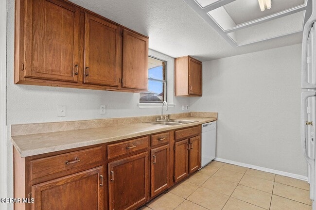 Building Photo - 5224 Roger Maris Dr