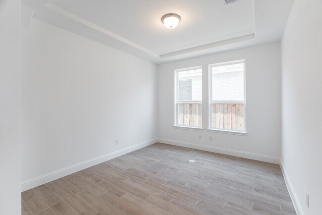 Building Photo - 11219 Tropical Forest Wy