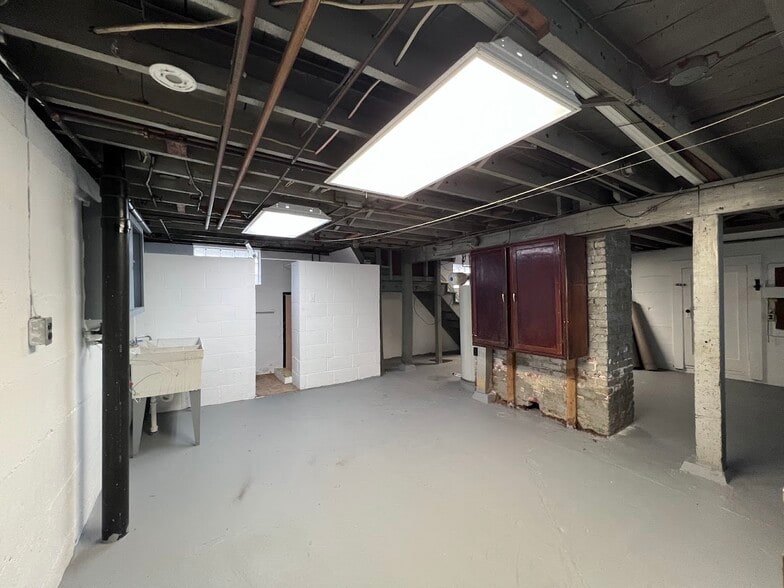 Building Photo - 304 Marie St